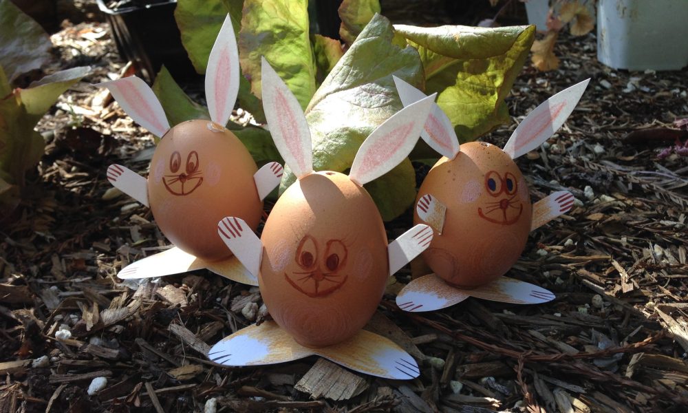 Easy Egg decor as Bunnies for Easter